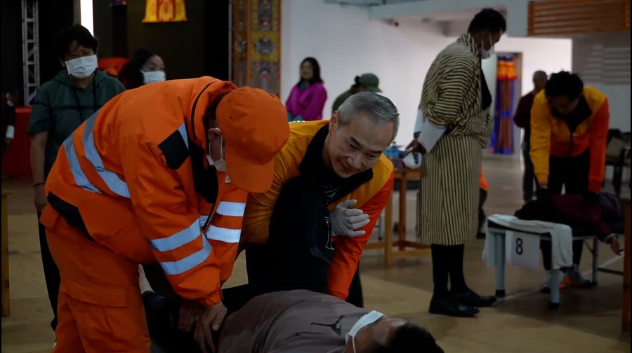 Master Chris Leong leads Tir Tar Therapy session in Thimphu