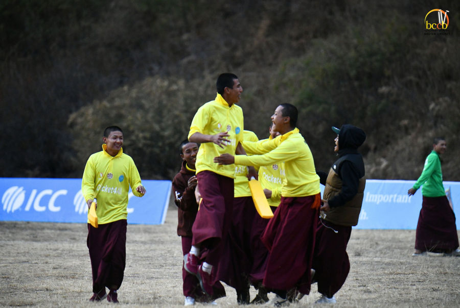 Monks and nuns take to cricket field in first-ever cricket championship