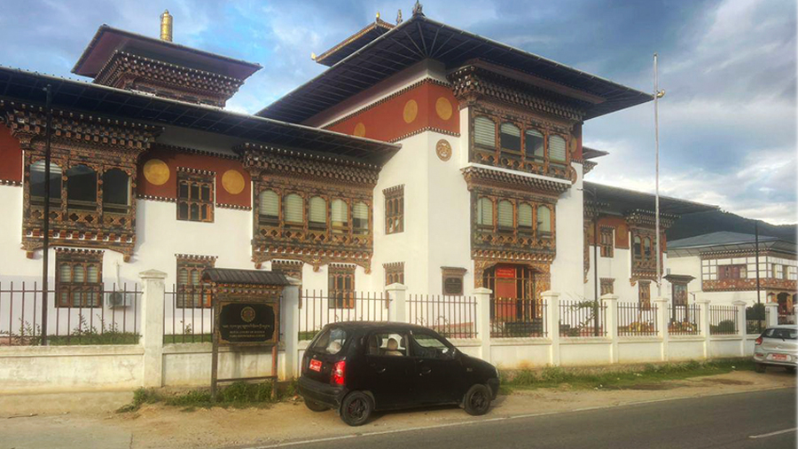 Paro District Court sentences two individuals for attempting to smuggle large amounts of US dollars