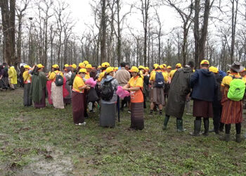 Volunteer work concludes, marked by family participation from abroad