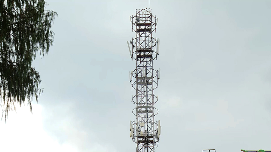 High data prices could open door for third telecom operator: PM