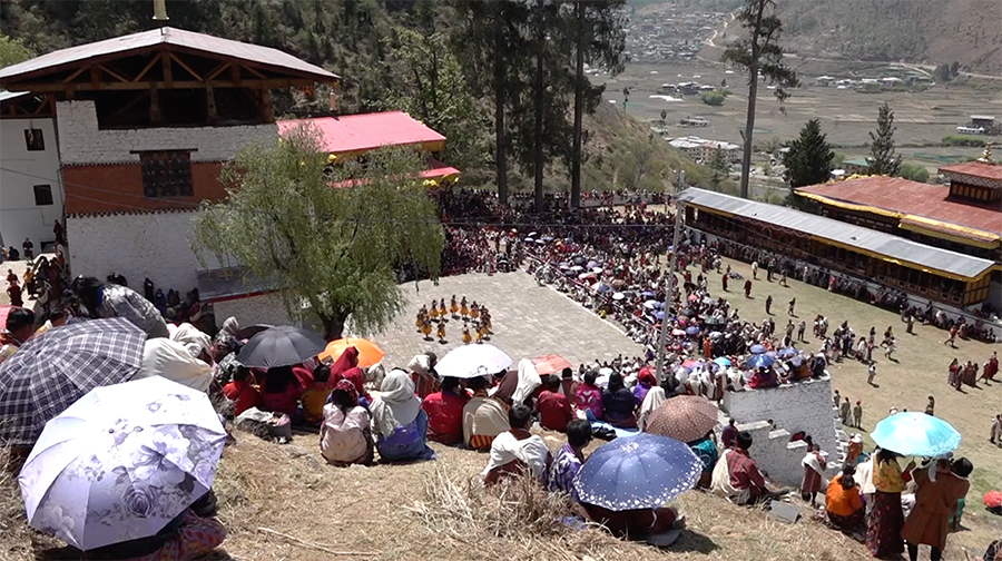 Paro tshechu crowds outgrow Deyangkha amid expansion delays   