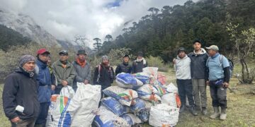 Volunteers collect over 180 sacks of waste along Snowman Trek route