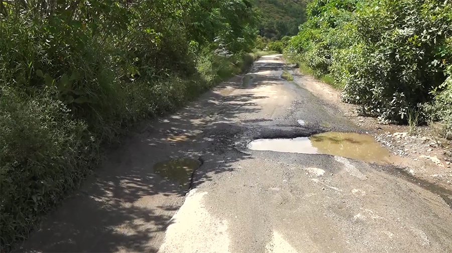Shengana-Dzomi road project faces delays and pothole problems