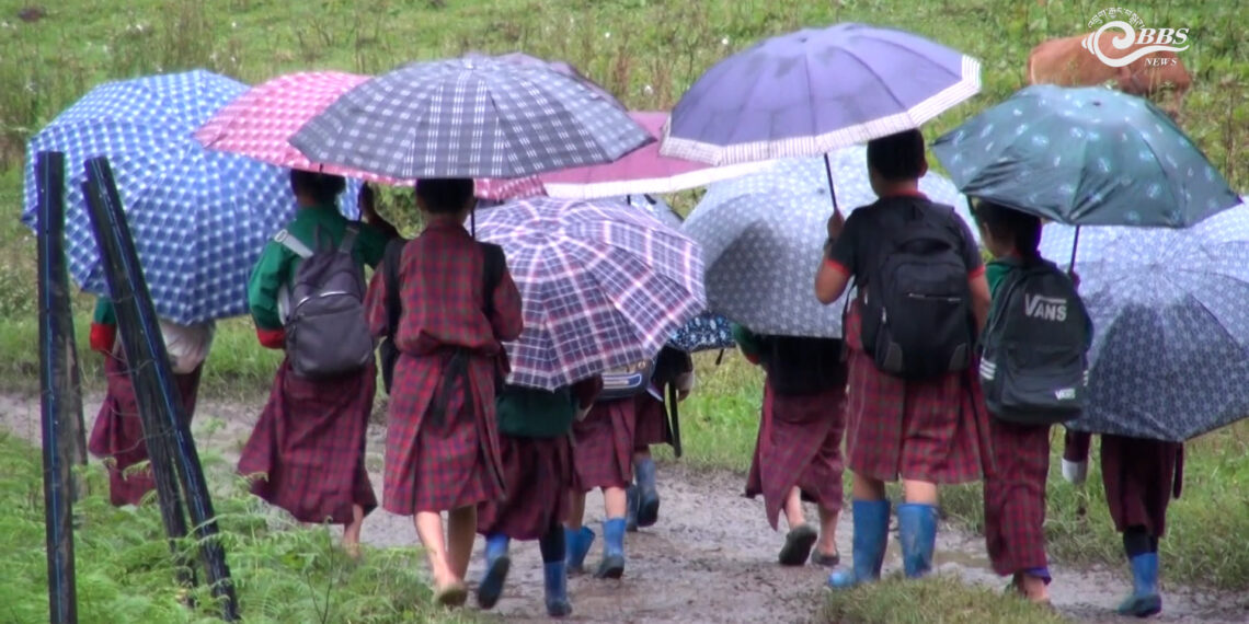 Students walk nearly two hours as Bamdhir-Wogmanang waits for bridge