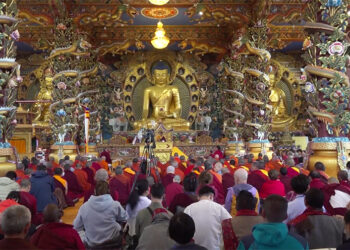 Thousands gather at Gangteng for rare Pedling Choekhor empowerments